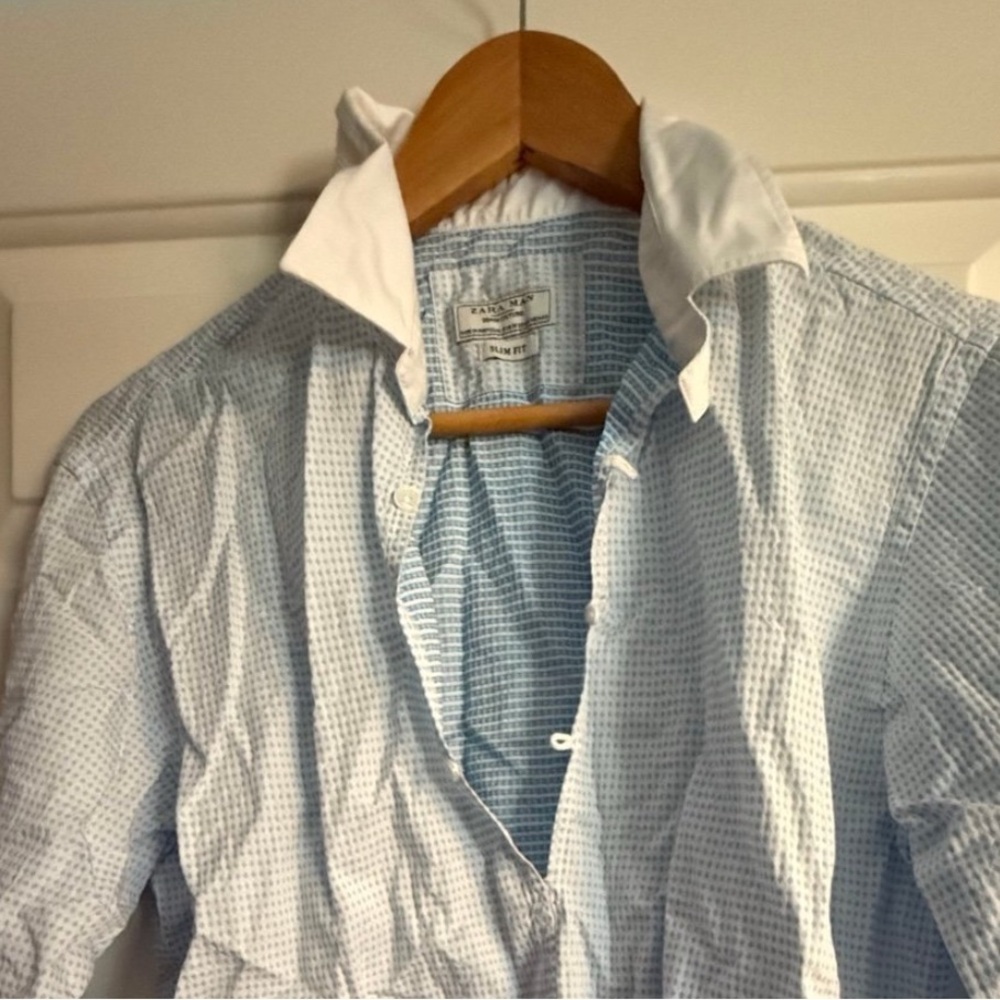 Zara Men's Blue and White Patterned Shirt